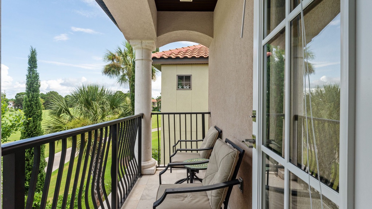 Photo of Patio Balcony in Villa Lago