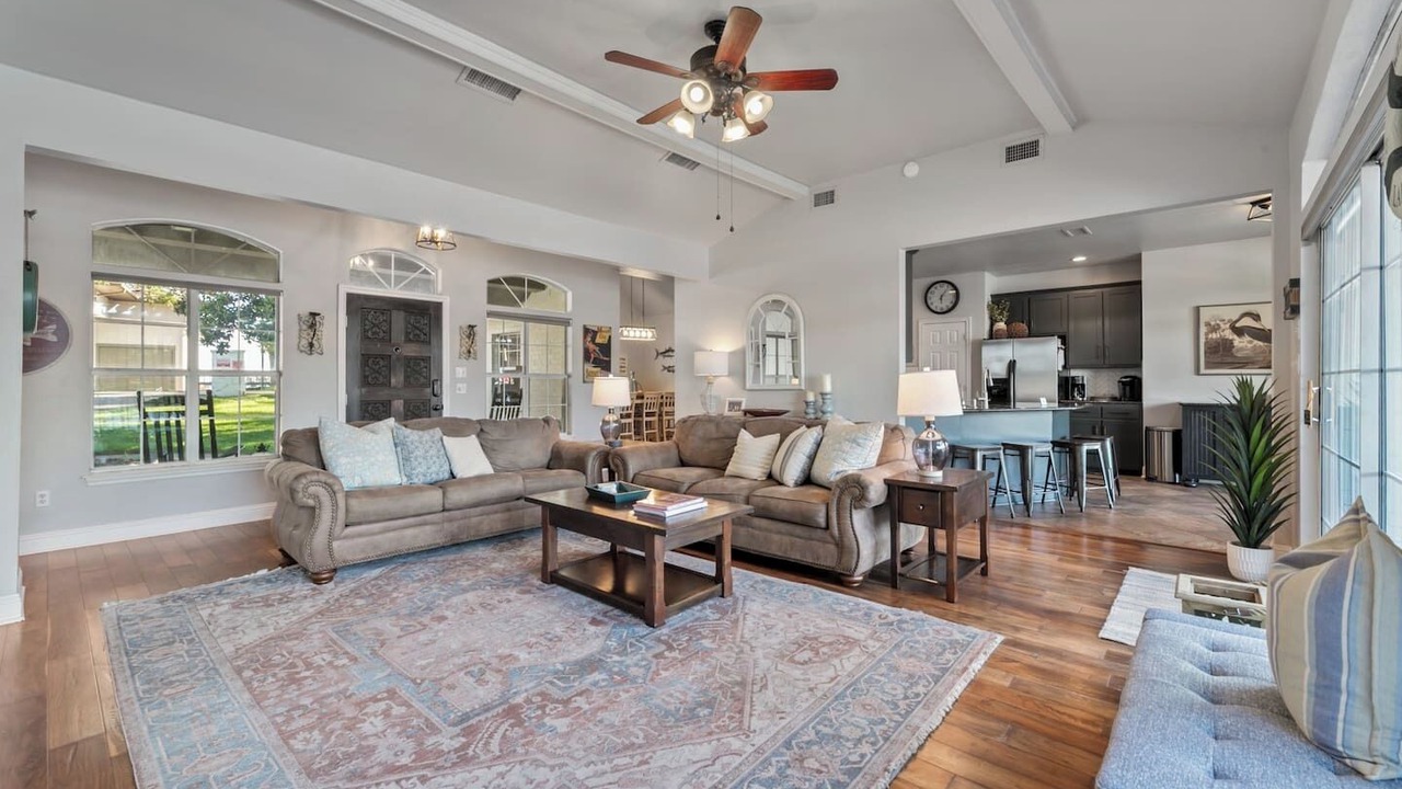 Photo of Livingroom in Enchanted Oaks
