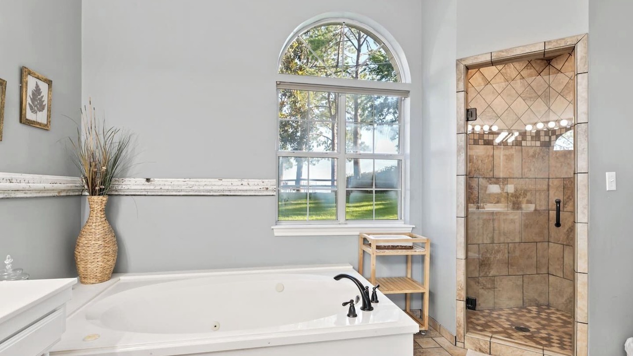 Photo of Bathroom in Enchanted Oaks