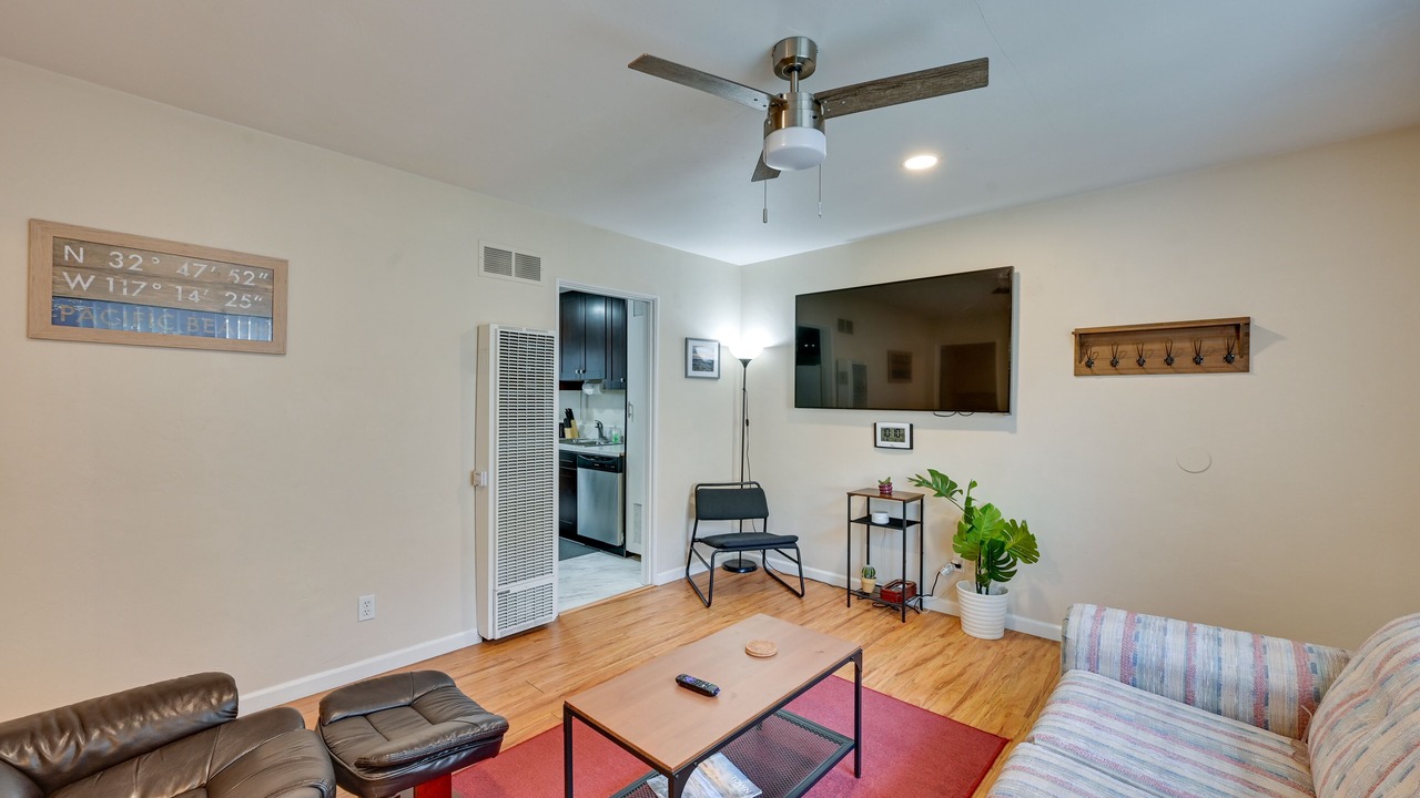 Photo of Livingroom in Pacific Beach