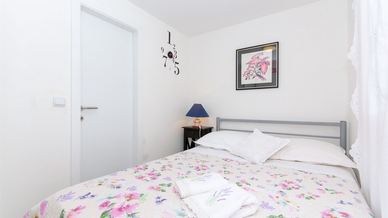 Photo of Bedroom in Grohote