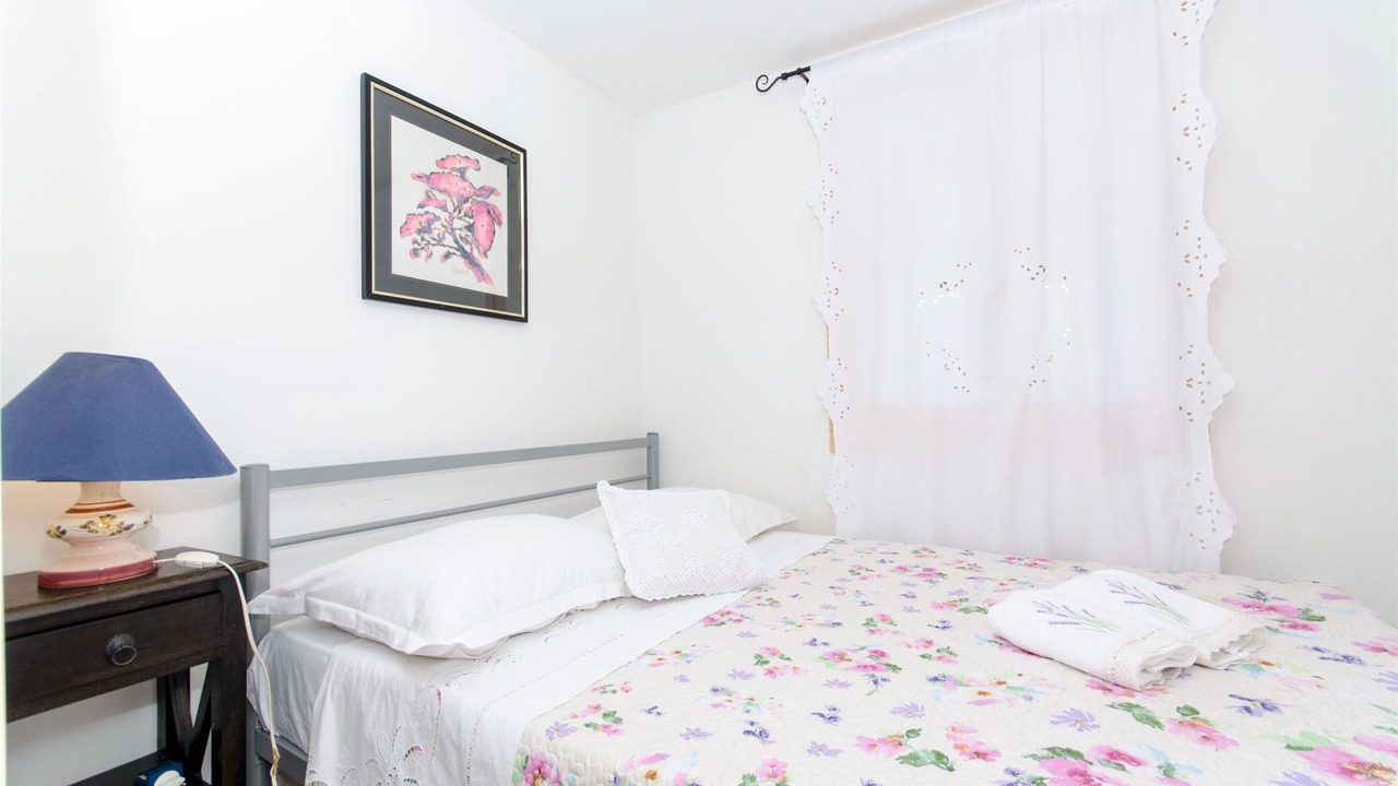 Photo of Bedroom in Grohote