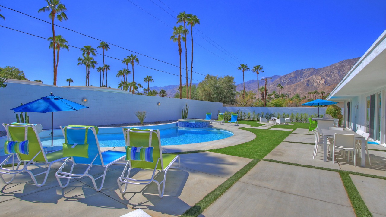 Photo of Others in Twin Palms