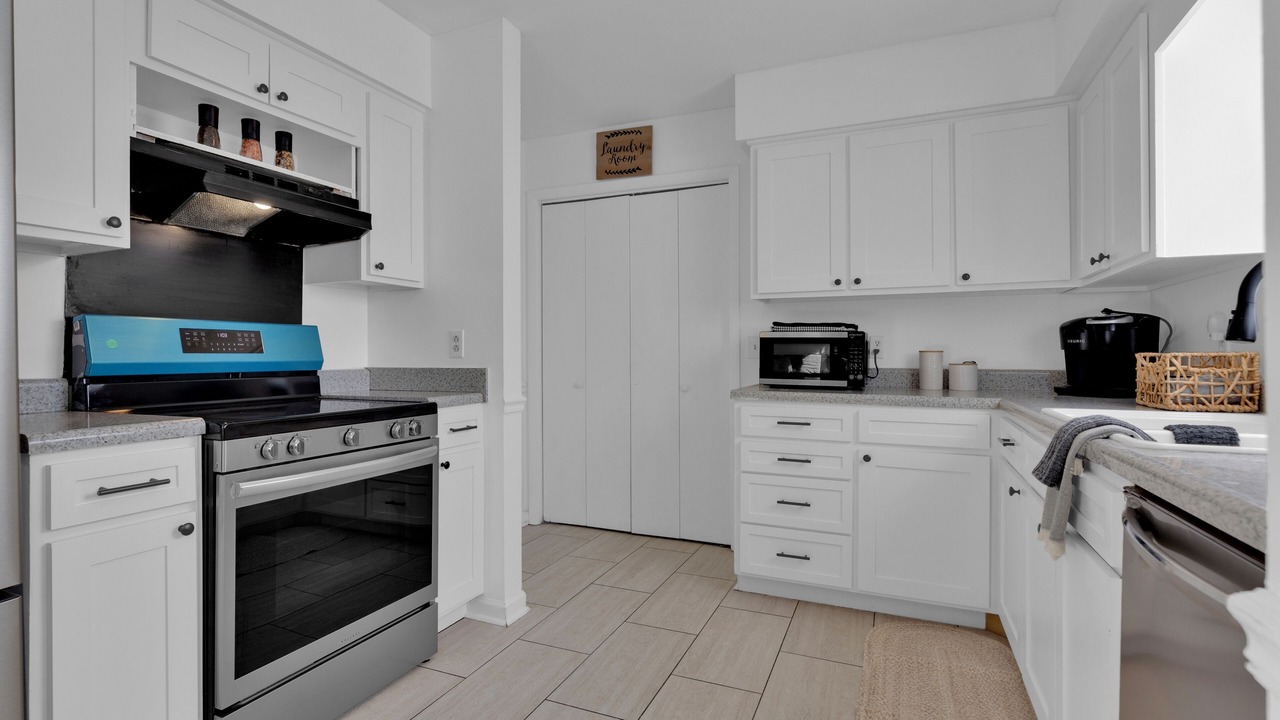 Photo of Kitchen in Starboard