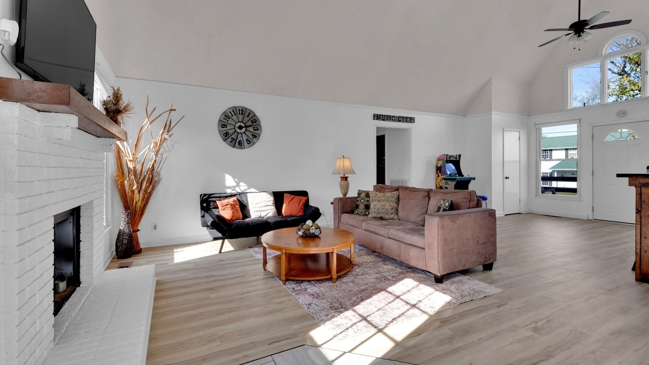 Photo of Livingroom in Starboard