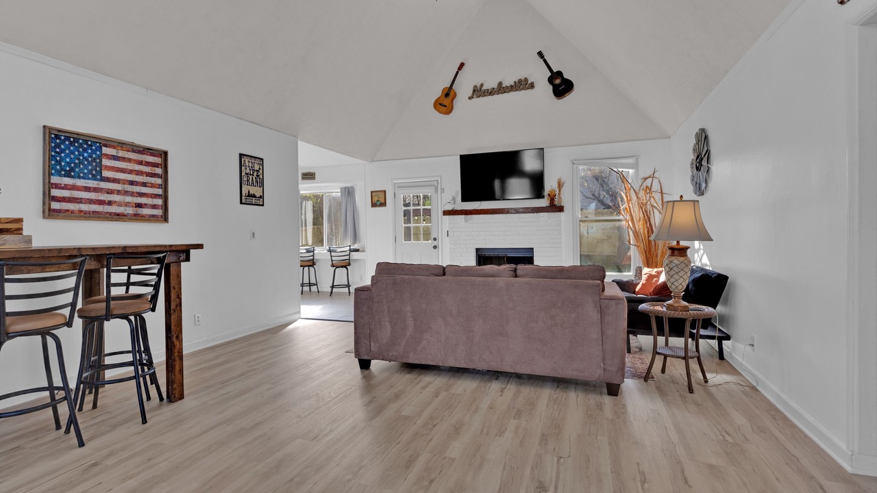 Photo of Livingroom in Starboard