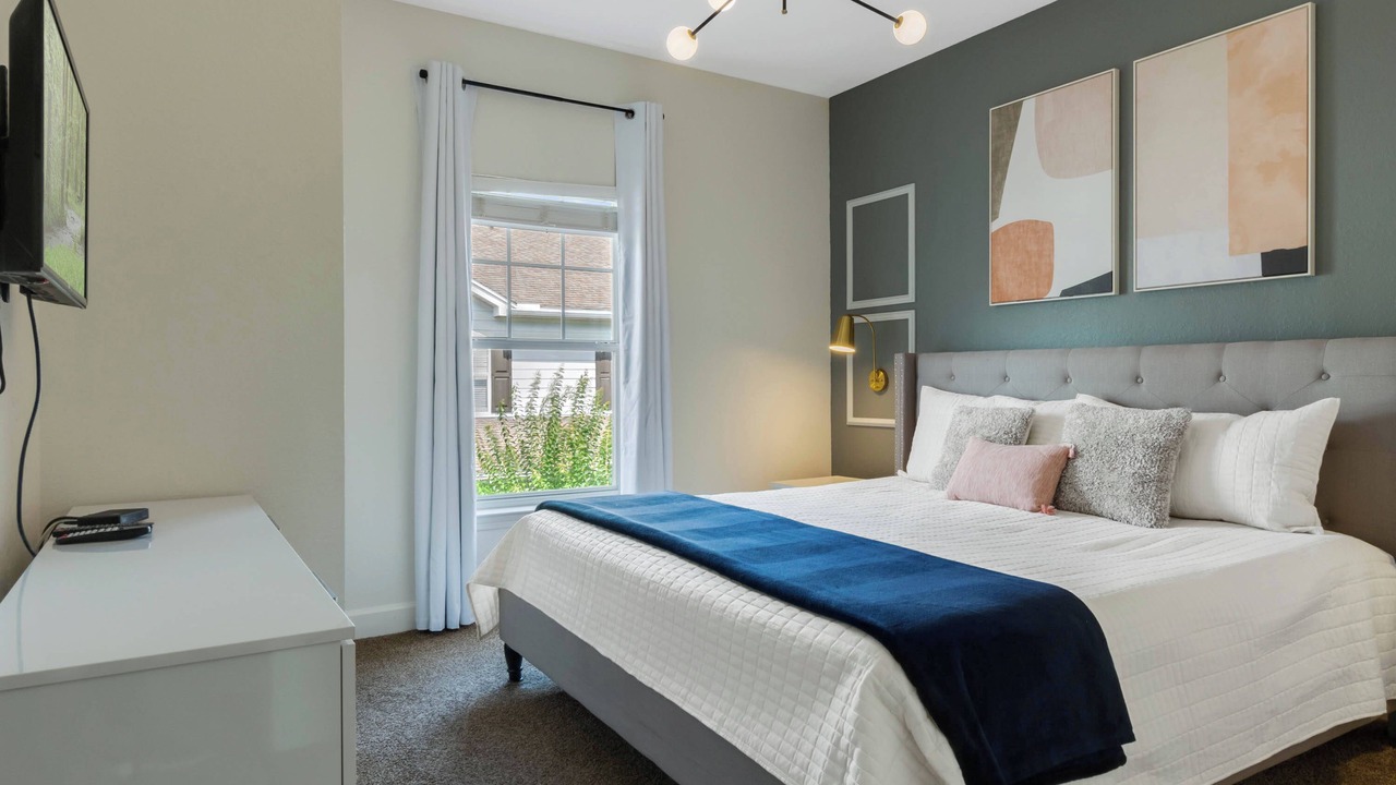 Photo of Bedroom in Bay Lake