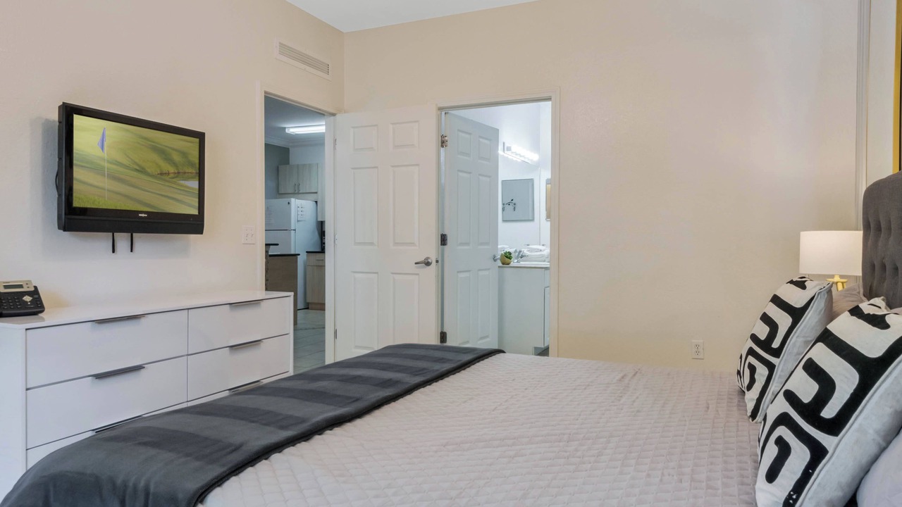 Photo of Bedroom in Bay Lake
