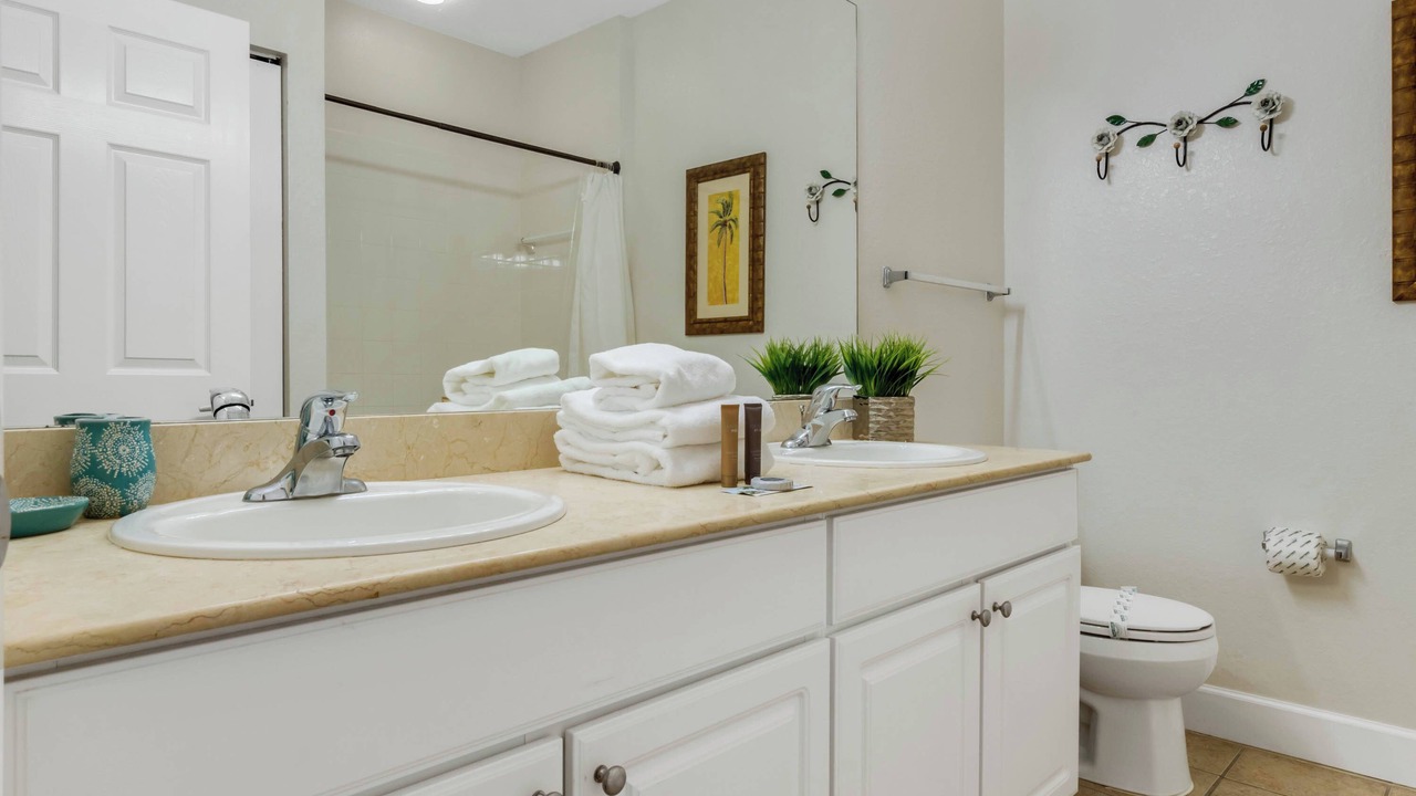 Photo of Bathroom in Bay Lake