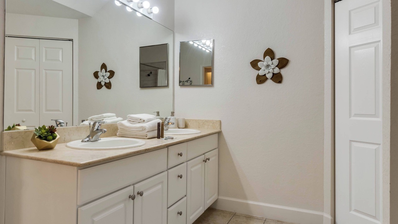 Photo of Bathroom in Bay Lake