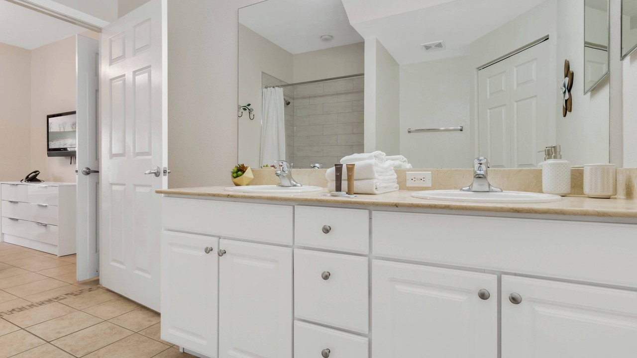 Photo of Bathroom in Bay Lake