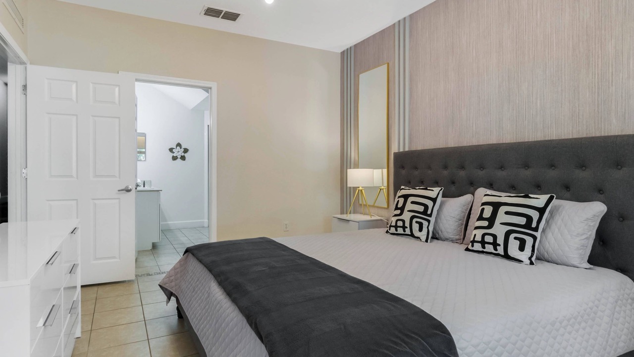 Photo of Bedroom in Bay Lake