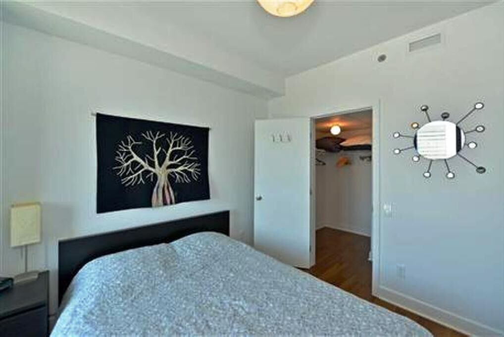 Photo of Bedroom in La Petite-Patrie