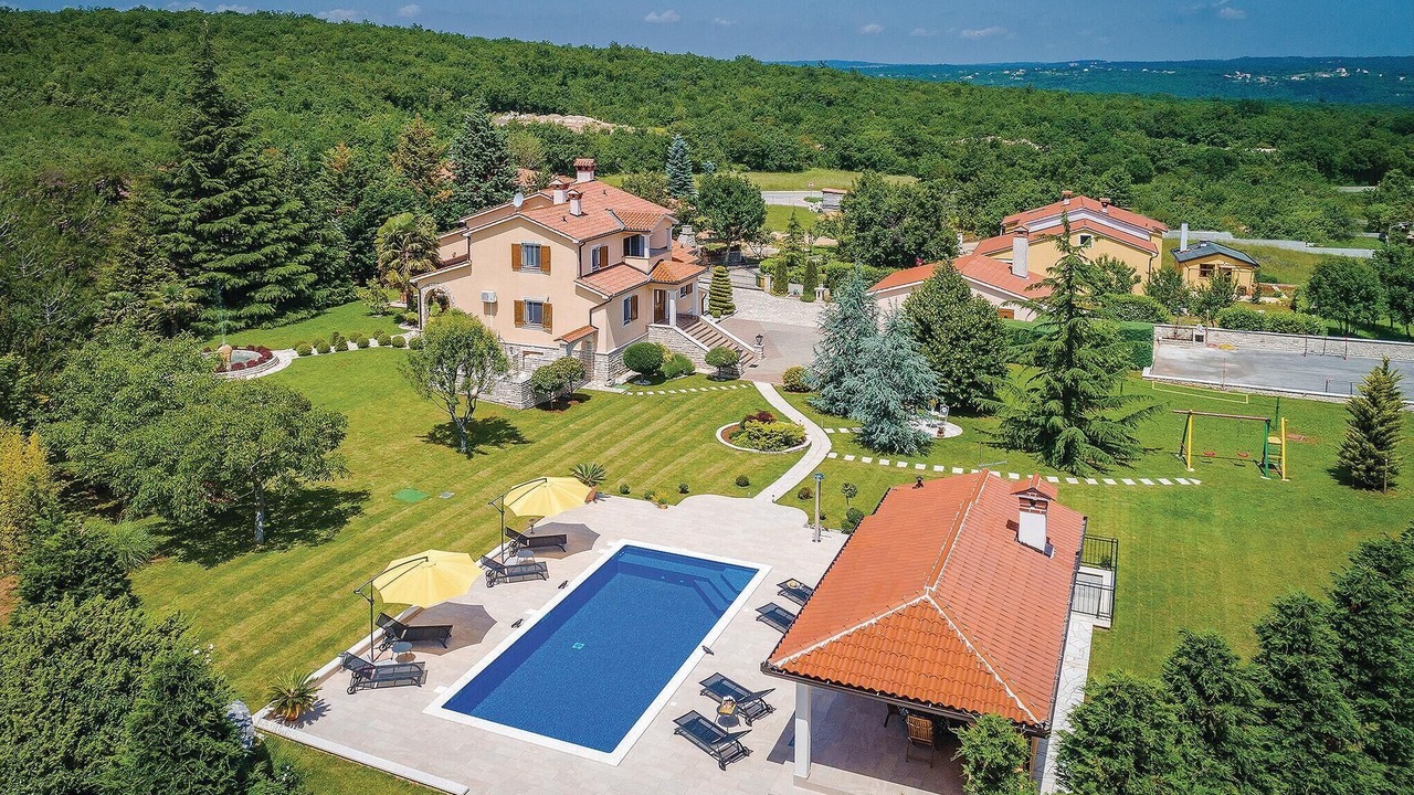Photo of Outdoor in Rogocana