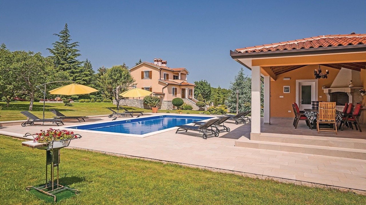 Photo of Outdoor in Rogocana