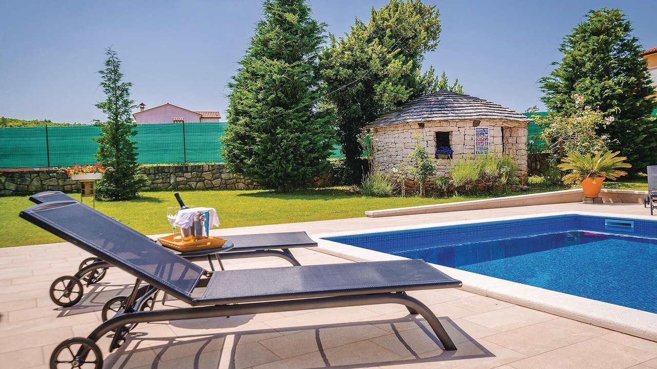 Photo of Outdoor in Rogocana