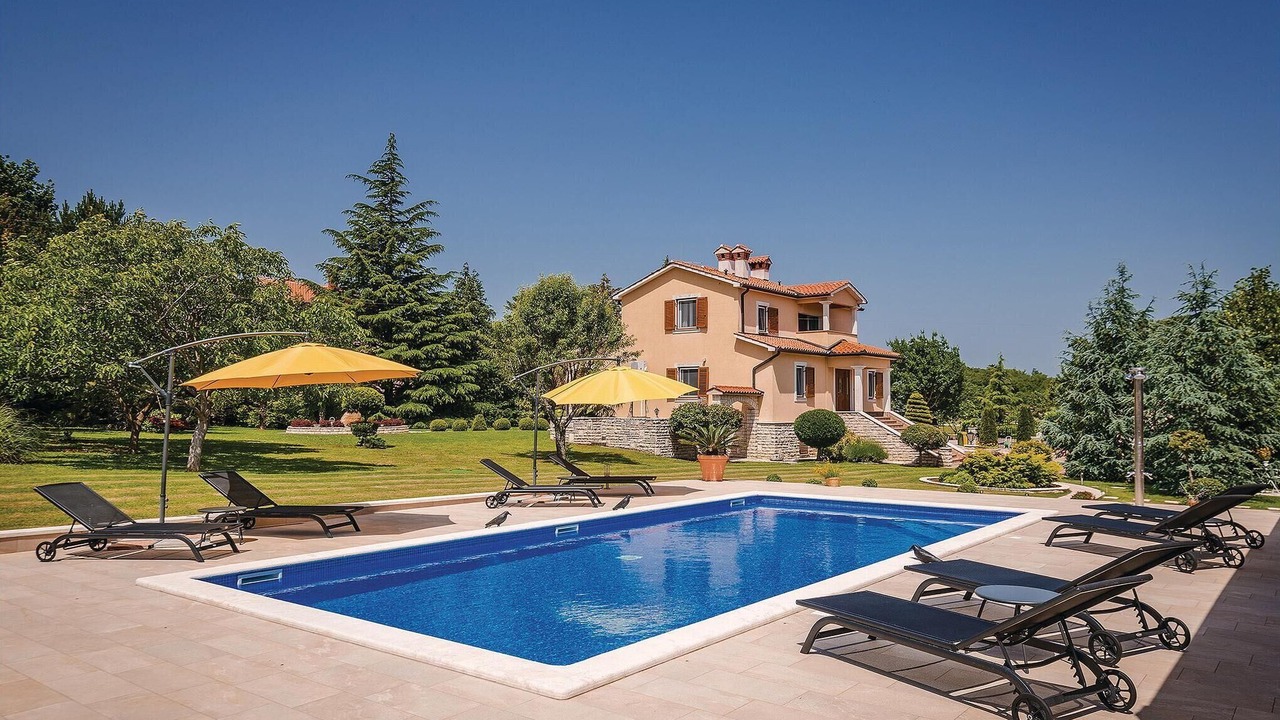 Photo of Outdoor in Rogocana