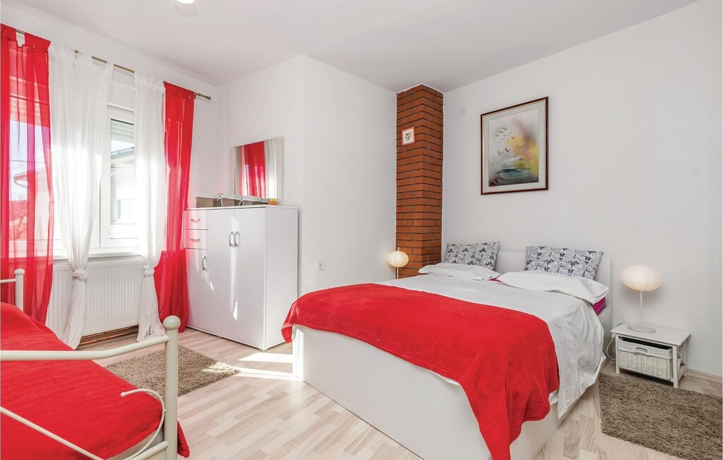 Photo of Bedroom in Pobri