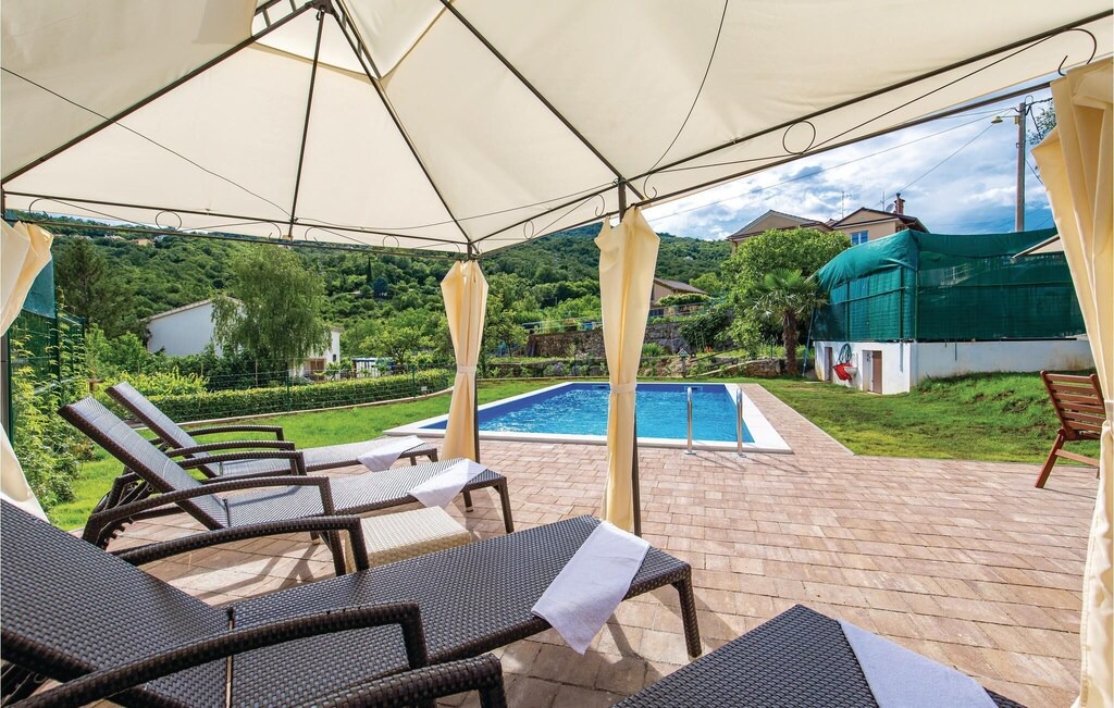 Photo of Patio Balcony in Pobri