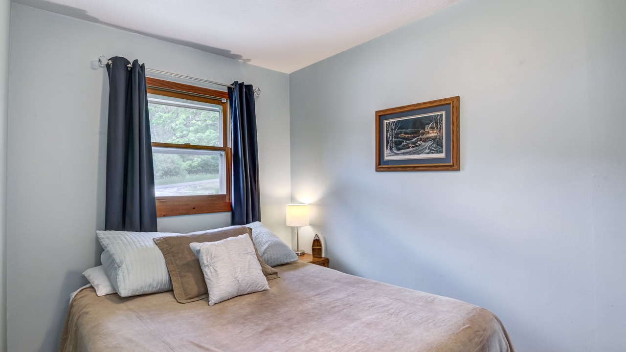 Photo of Bedroom in Amery