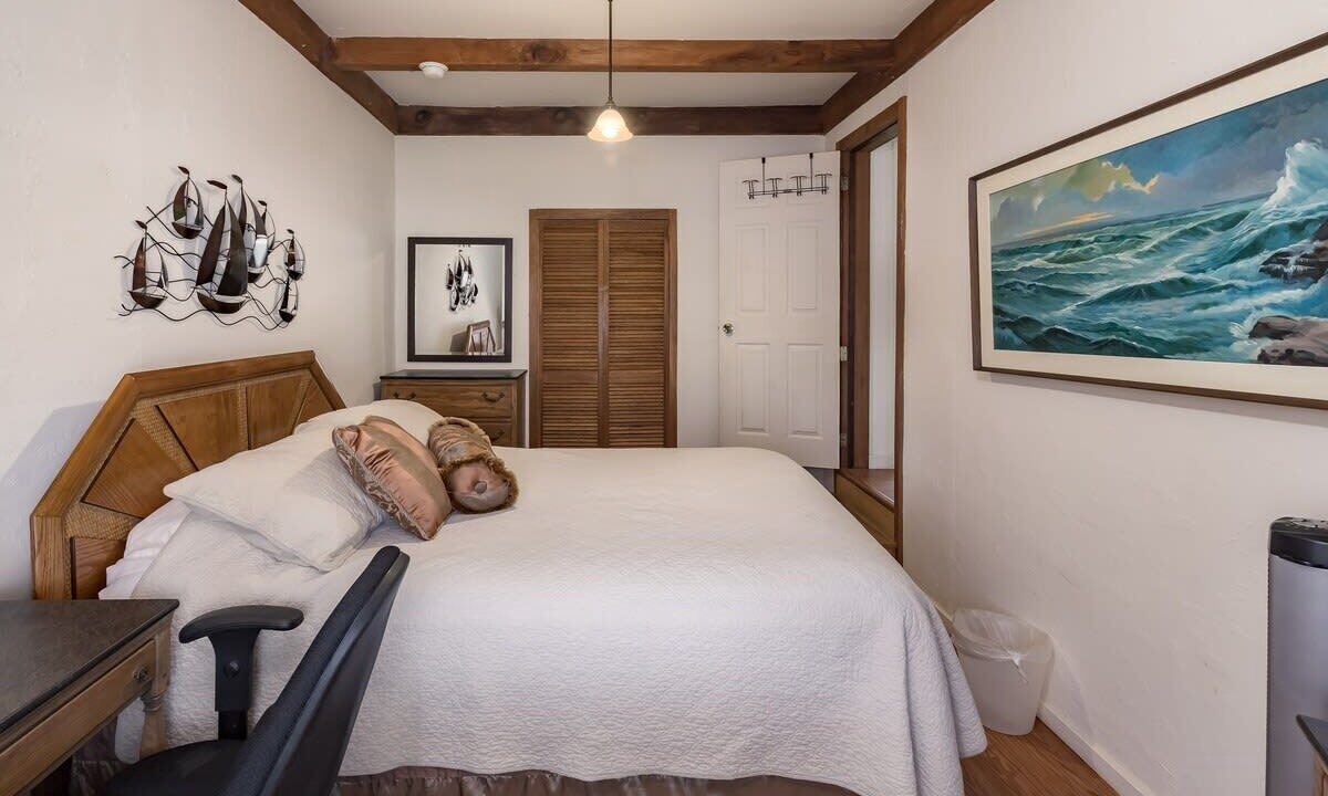 Photo of Bedroom in Opal Cliffs