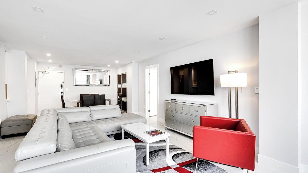 Photo of Livingroom in Galt Mile