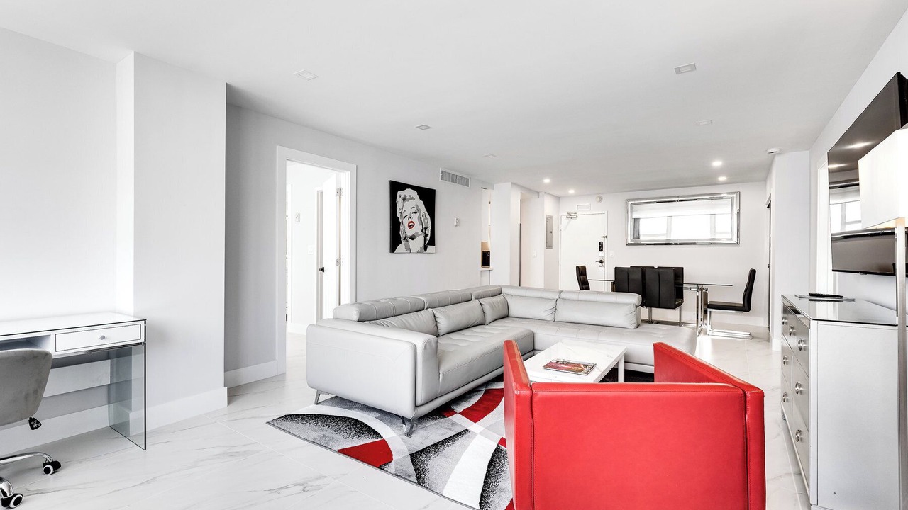 Photo of Livingroom in Galt Mile