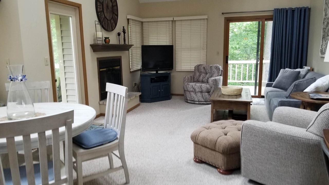 Photo of Livingroom in The Galena Territory