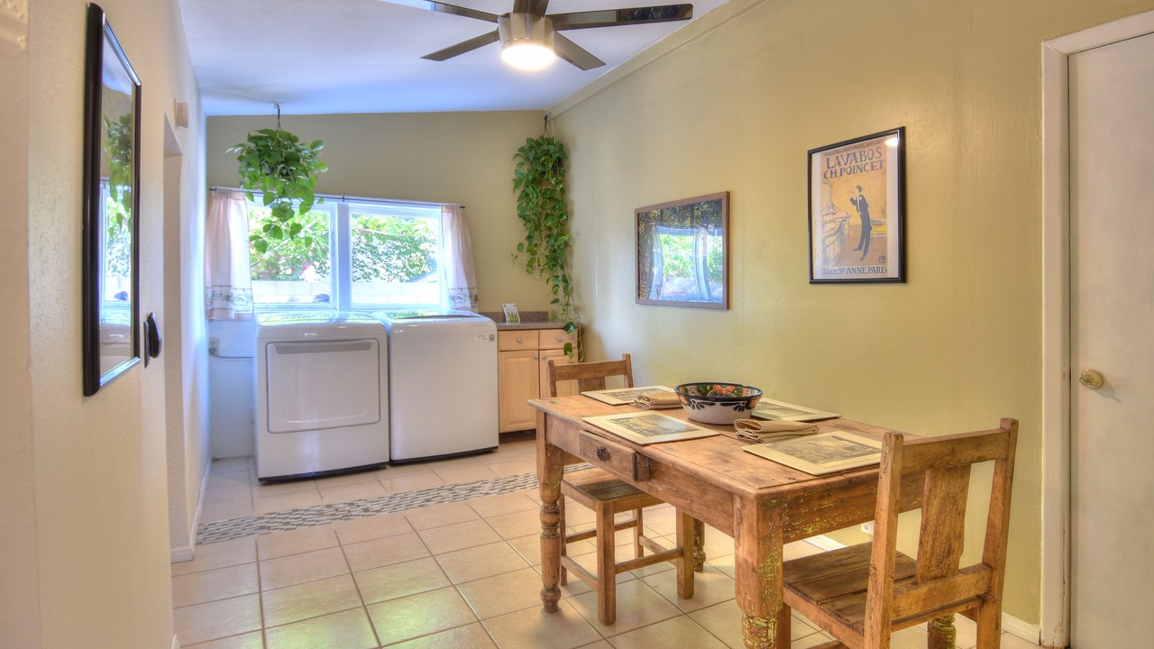 Photo of Livingroom in Downtown Albuquerque