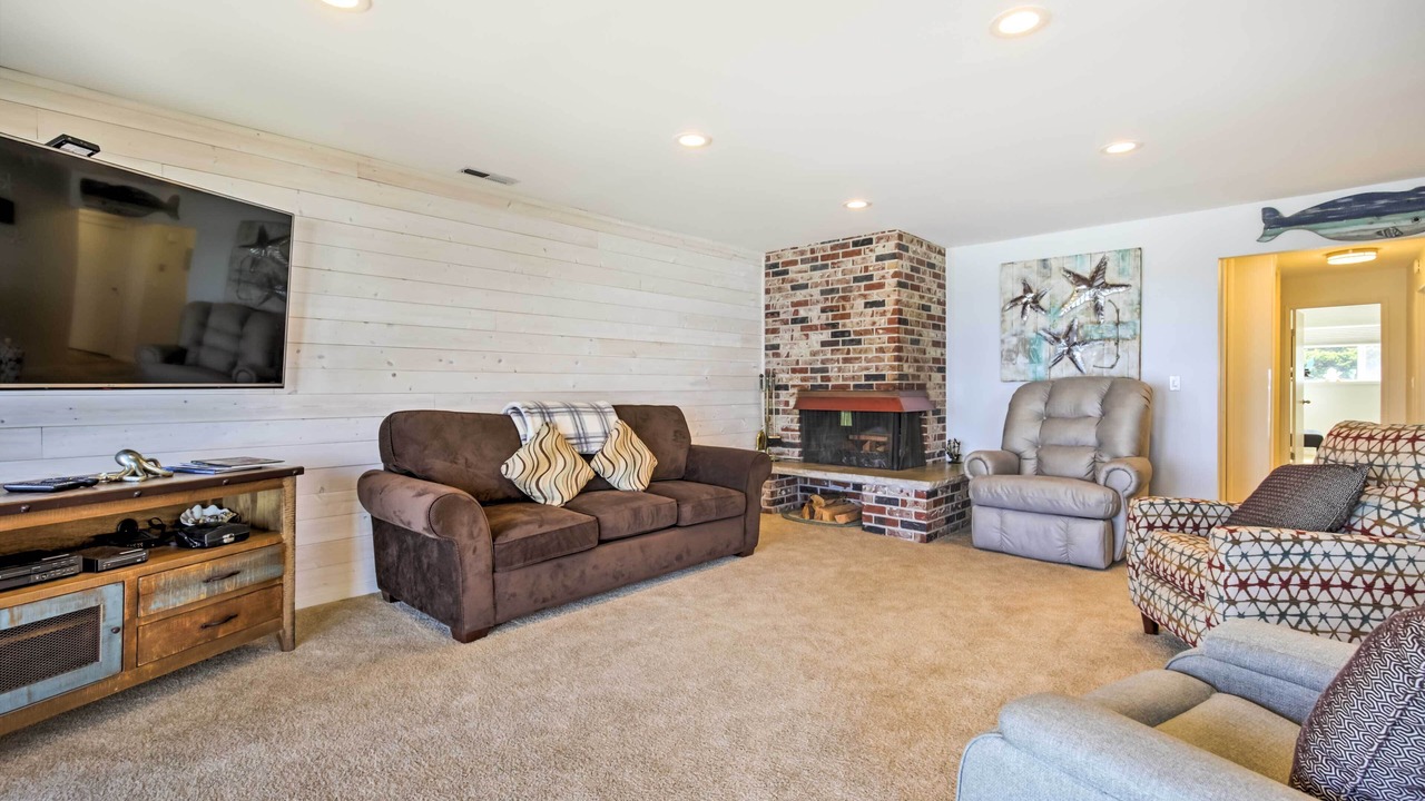 Photo of Livingroom in Lincoln Beach