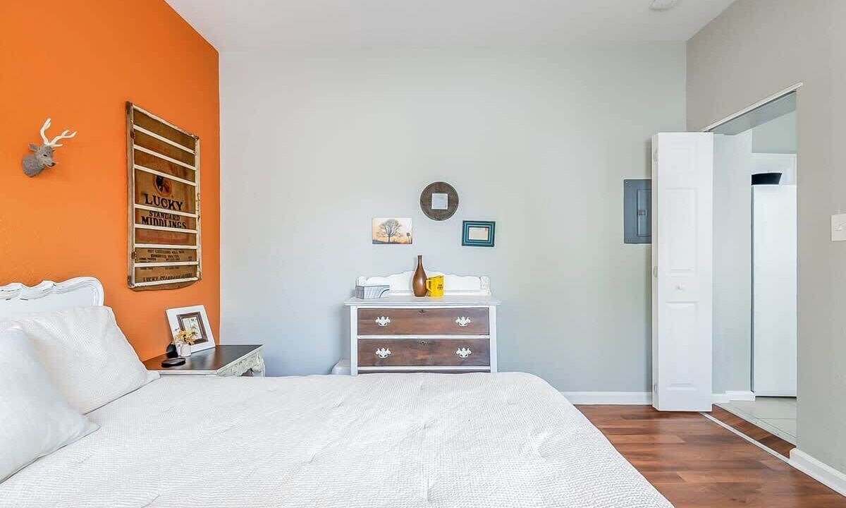 Photo of Bedroom in Historic Downtown Melbourne