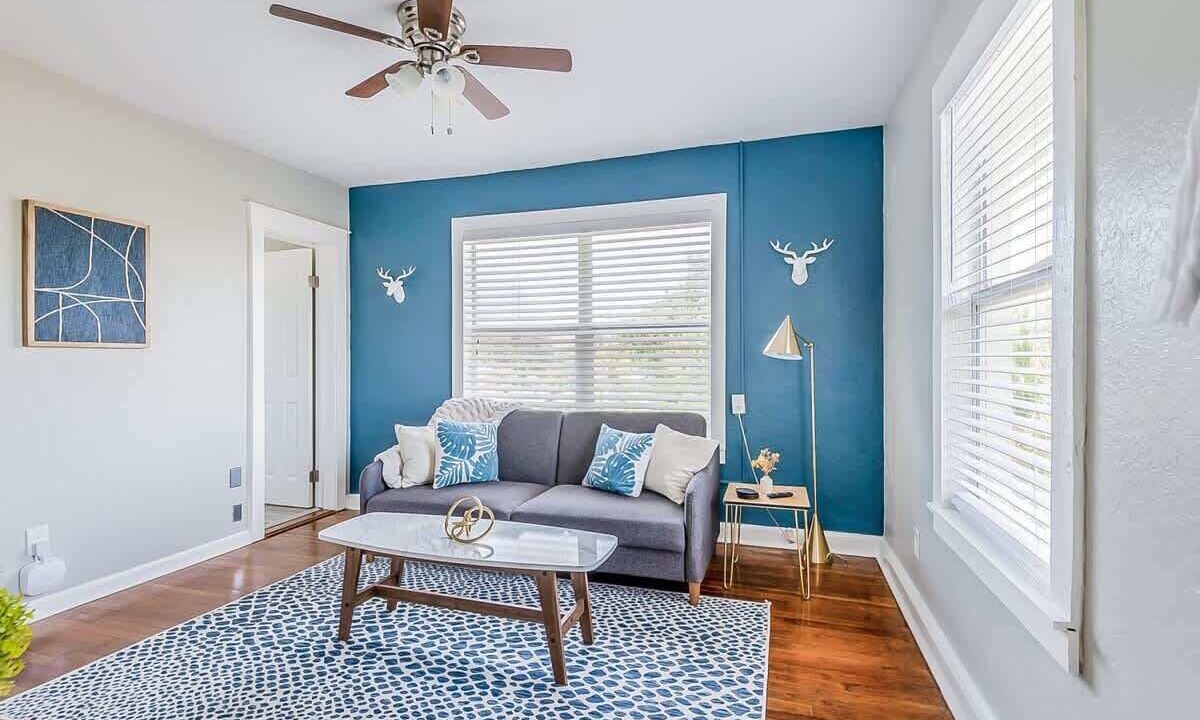 Photo of Livingroom in Historic Downtown Melbourne