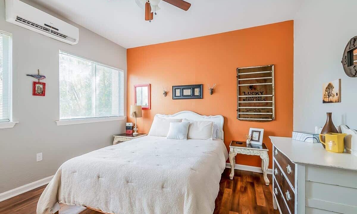 Photo of Bedroom in Historic Downtown Melbourne