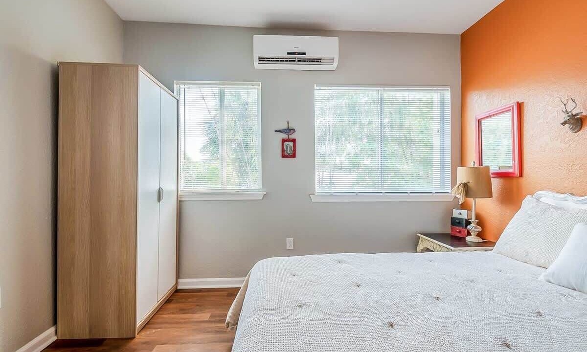 Photo of Bedroom in Historic Downtown Melbourne