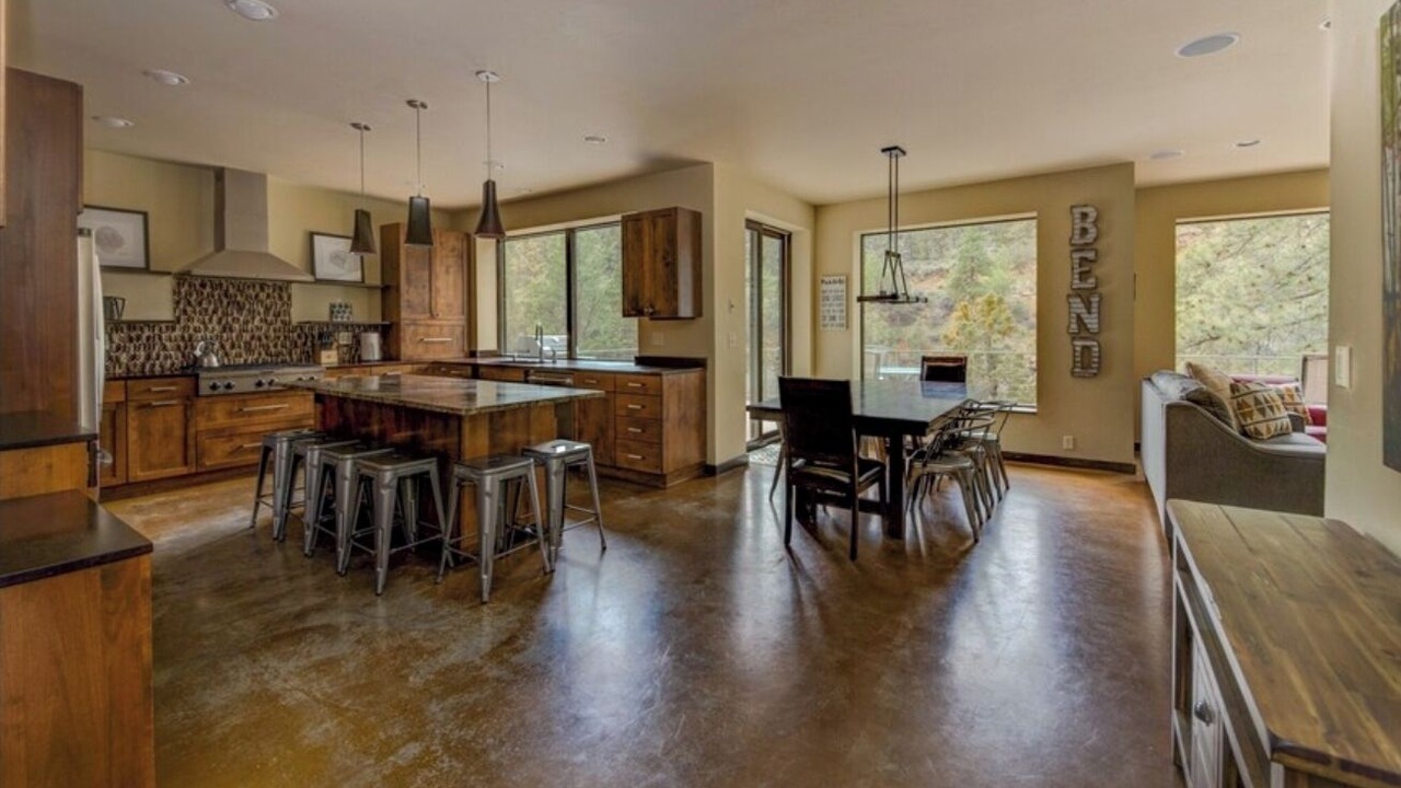 Photo of Bedroom in Awbrey Butte