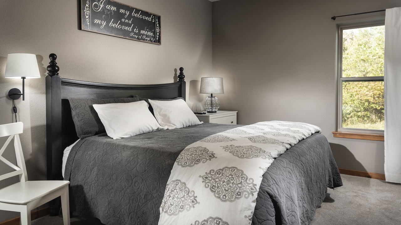 Photo of Bedroom in Hollister