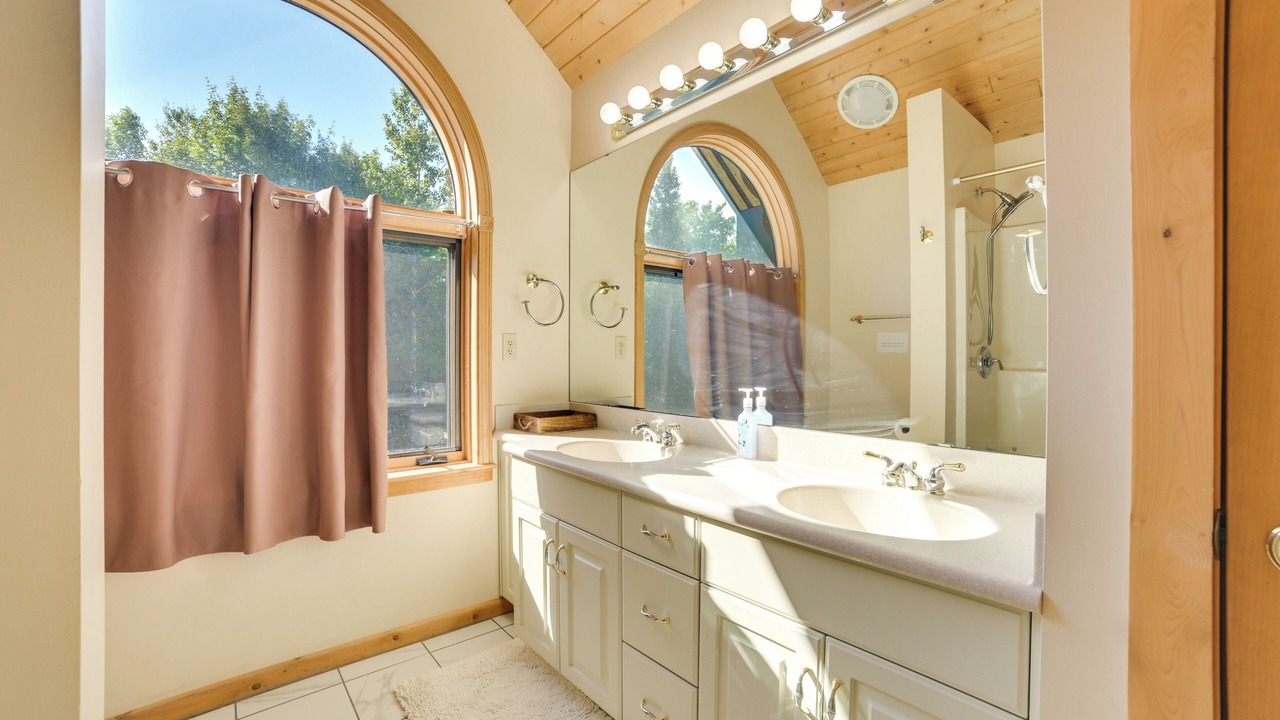 Photo of Bathroom in Barbeau
