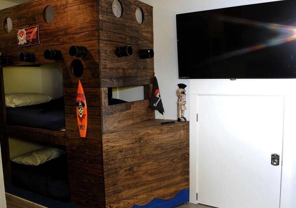 Photo of Bedroom in Crystal Beach