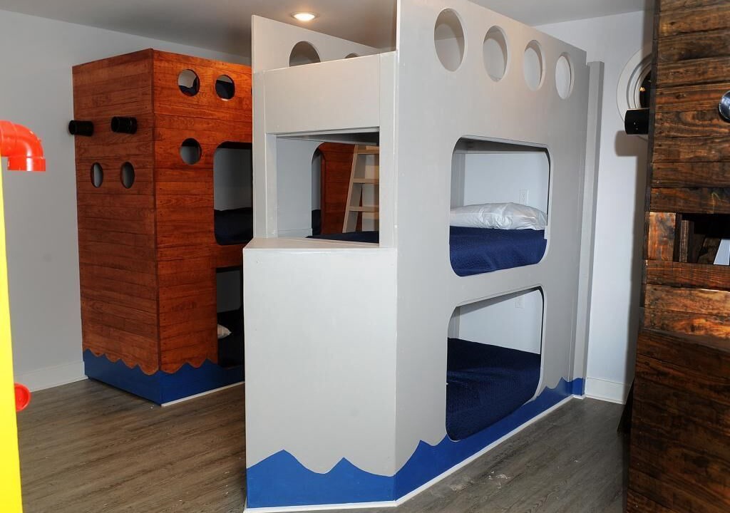 Photo of Bedroom in Crystal Beach