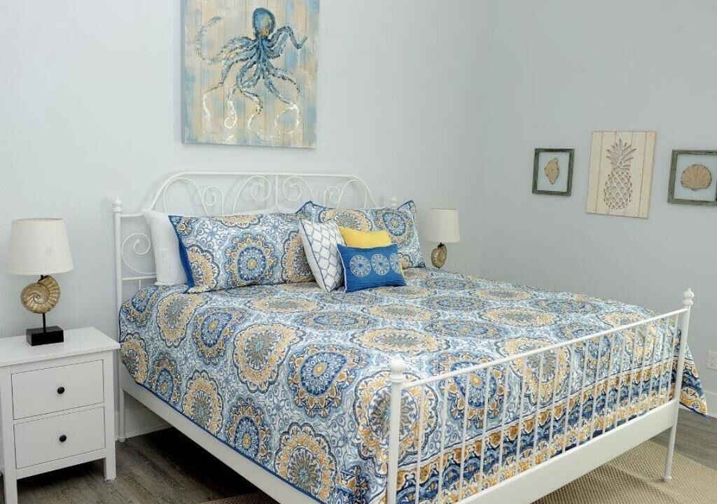 Photo of Bedroom in Crystal Beach