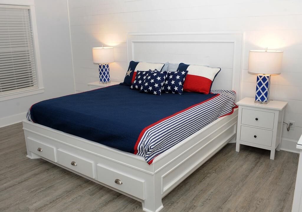 Photo of Bedroom in Crystal Beach
