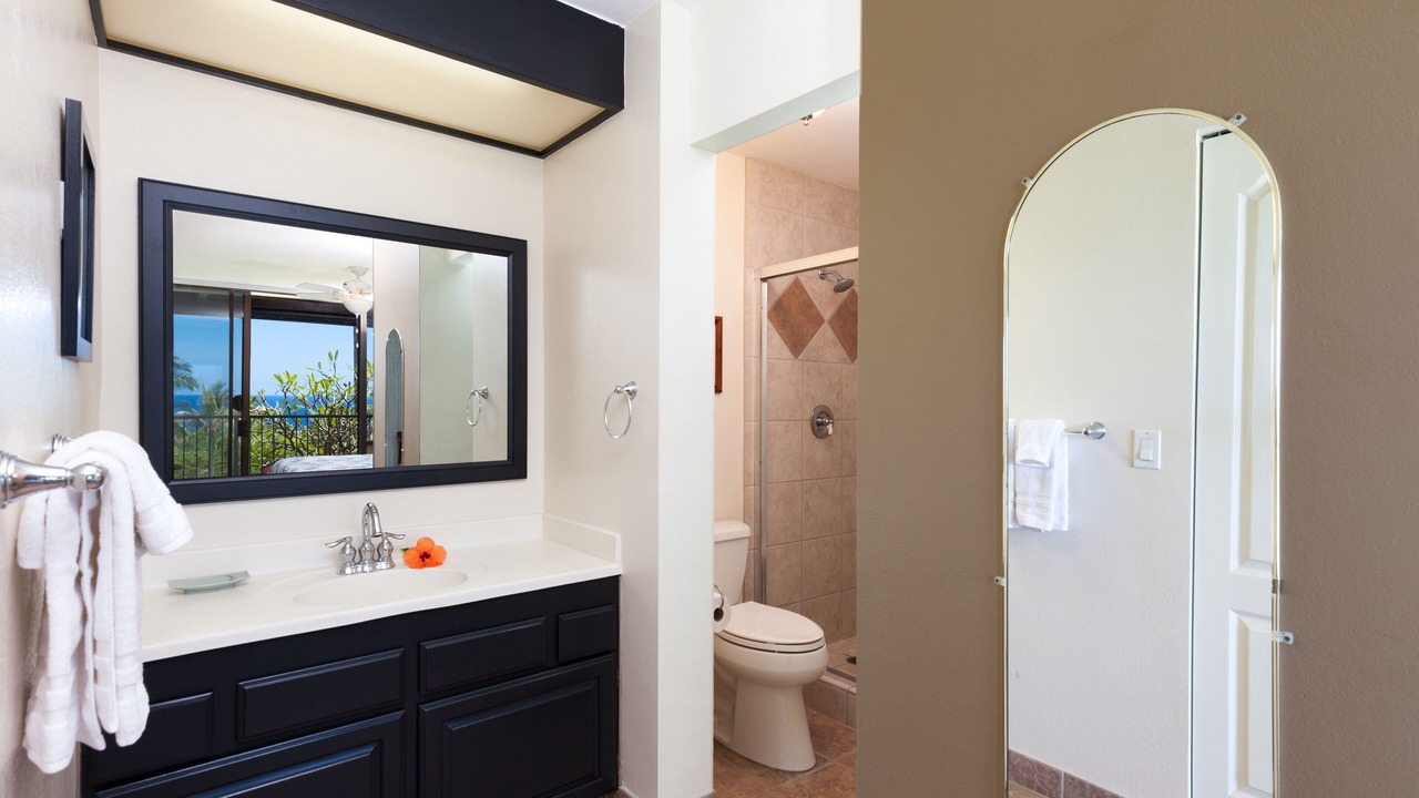 Photo of Bathroom in Kahaluu-Keauhou