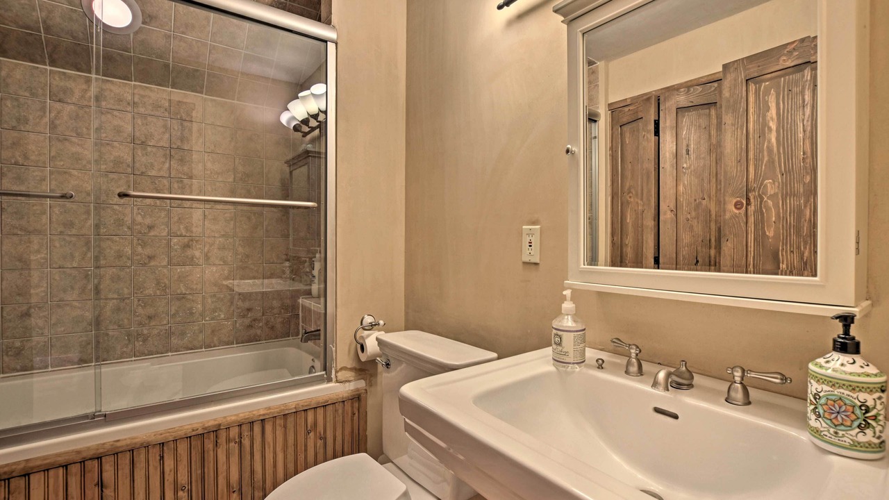 Photo of Bathroom in Cerrillos