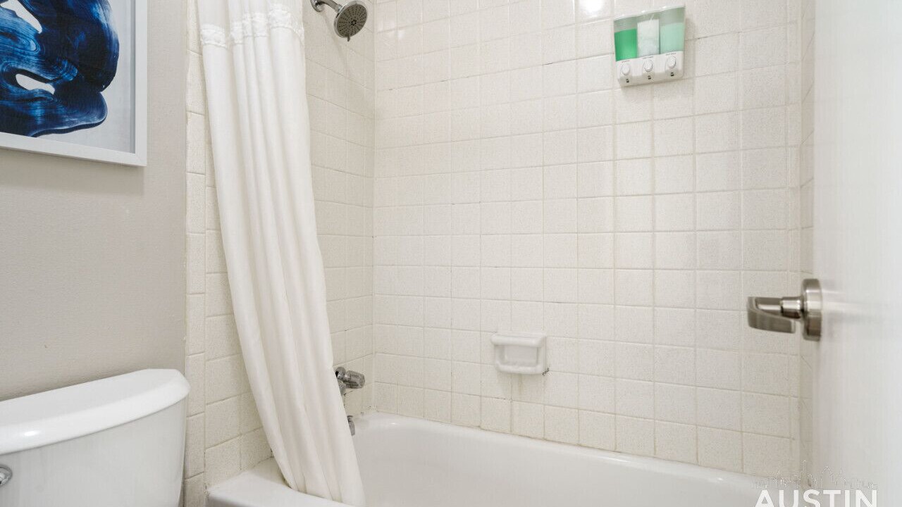 Photo of Bathroom in Hyde Park