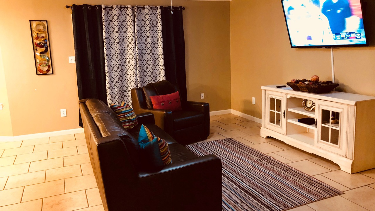 Photo of Livingroom in Kenner - Louis Armstrong International Airport