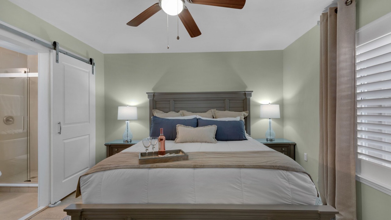 Photo of Bedroom in Crystal Beach