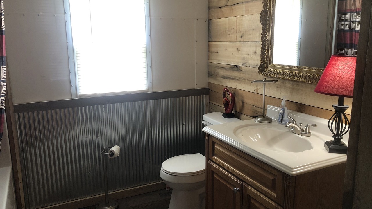 Photo of Bathroom in Waneta