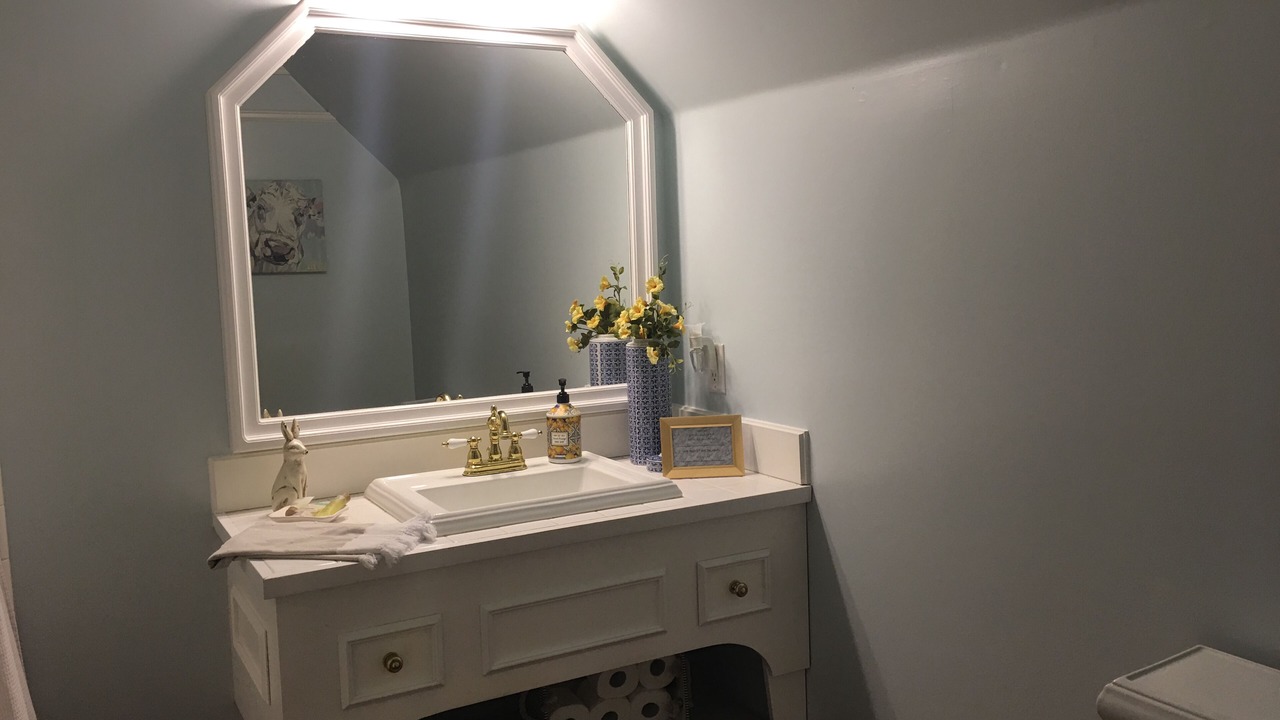 Photo of Bathroom in Amador City