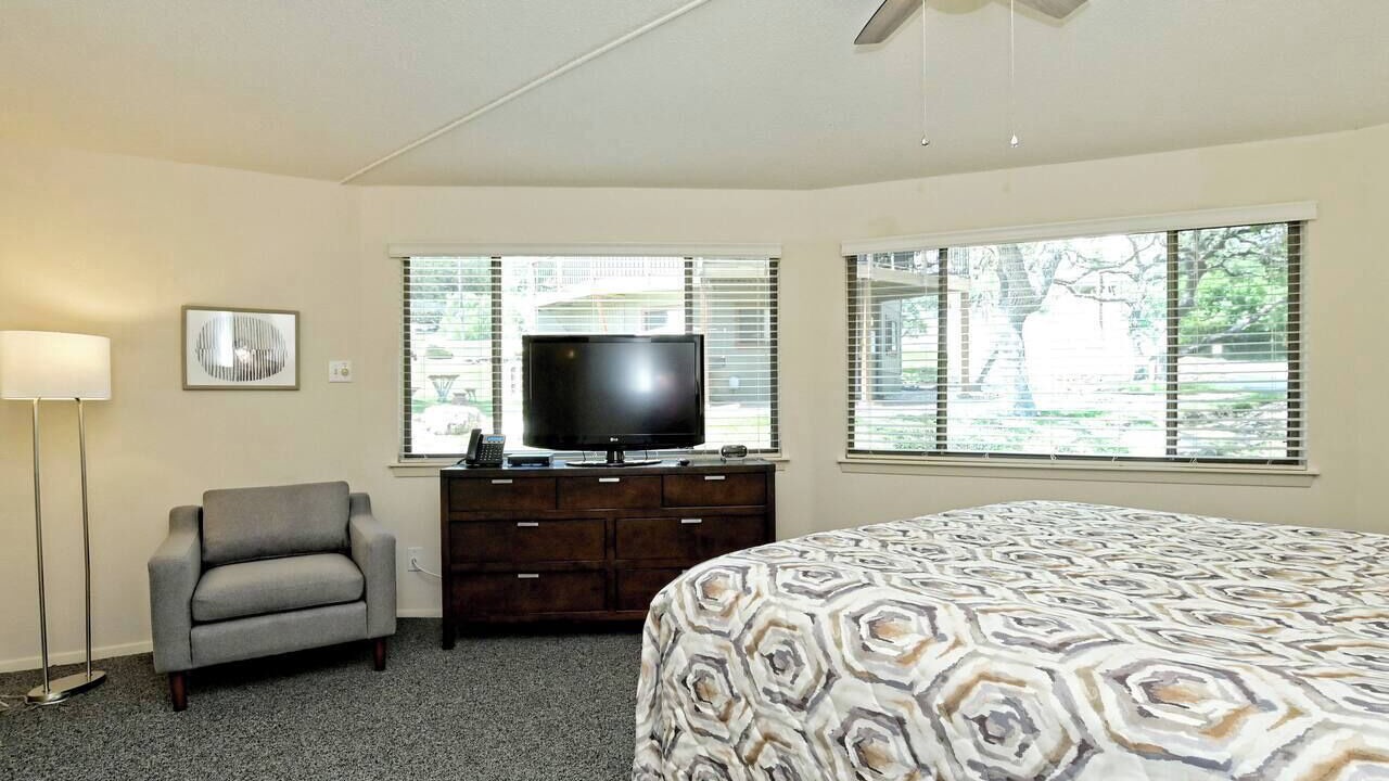 Photo of Bedroom in Lakeway