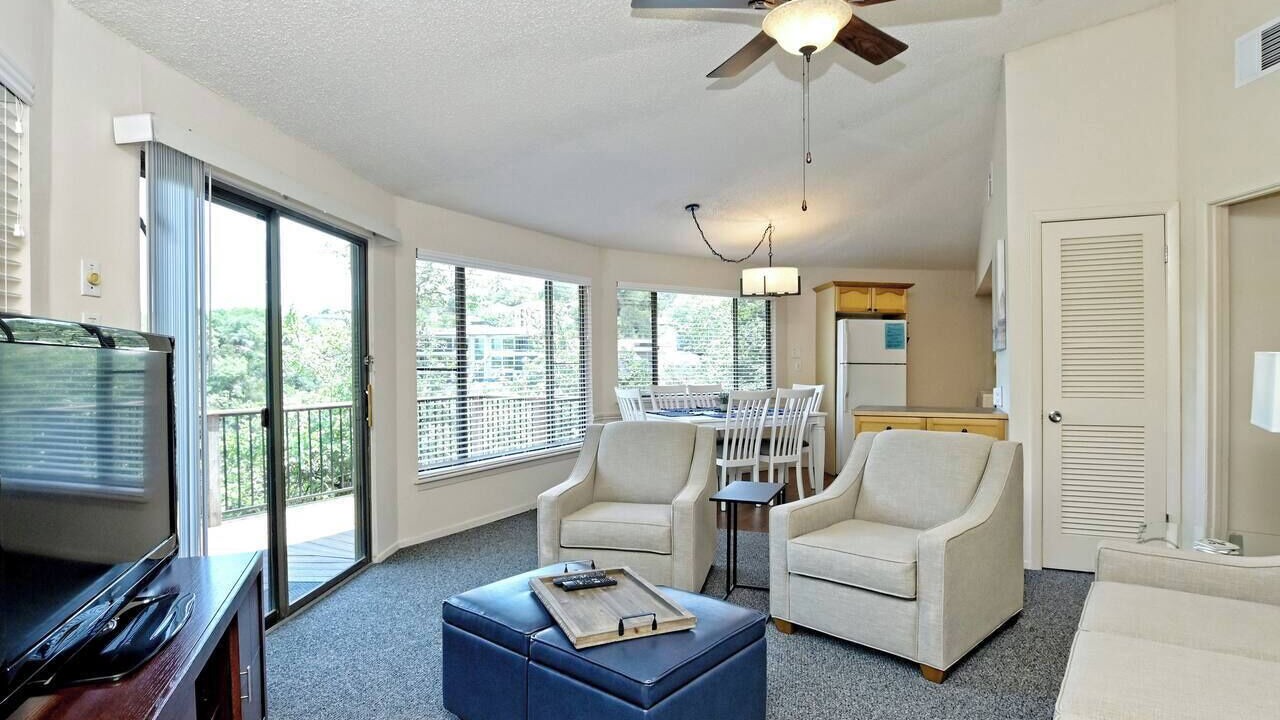 Photo of Livingroom in Lakeway